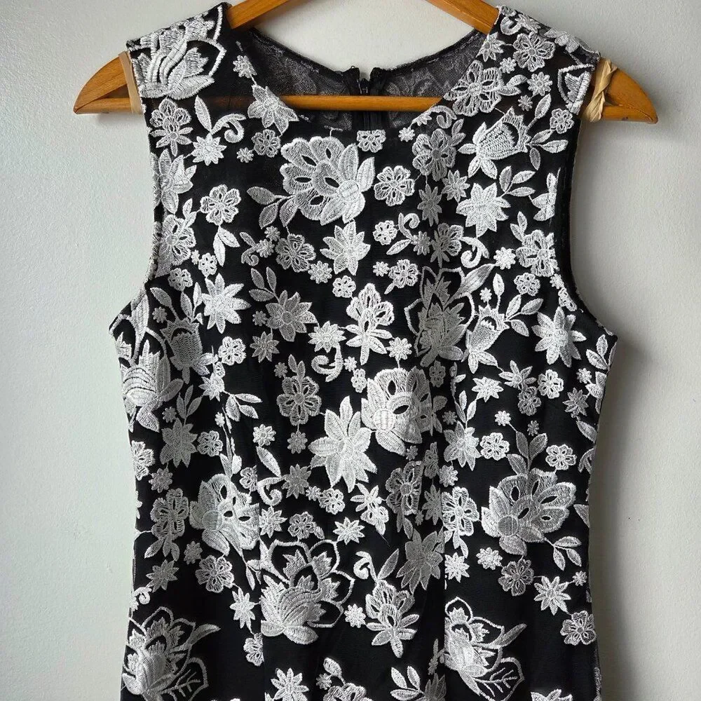 EUC BEAUTIFUL WHITE HOUSE BLACK MARKET WHITE BLACK EMBROIDERED DRESS SIZE 10 / M - Picture 4 of 16